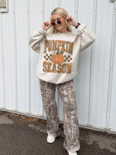 Load image into Gallery viewer, CAMO PUMKIN SZN