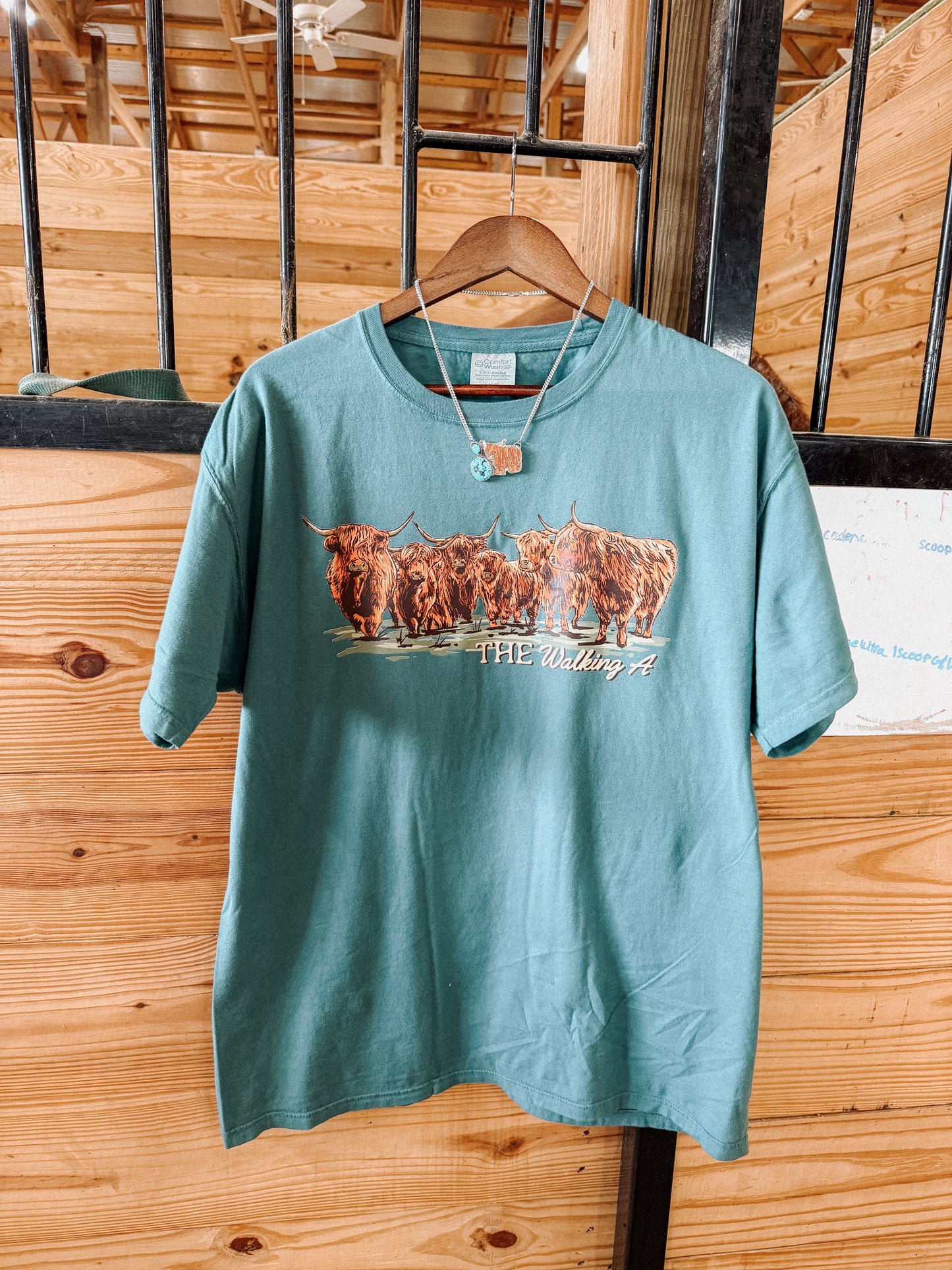 LAZY HIGHLAND: TEE