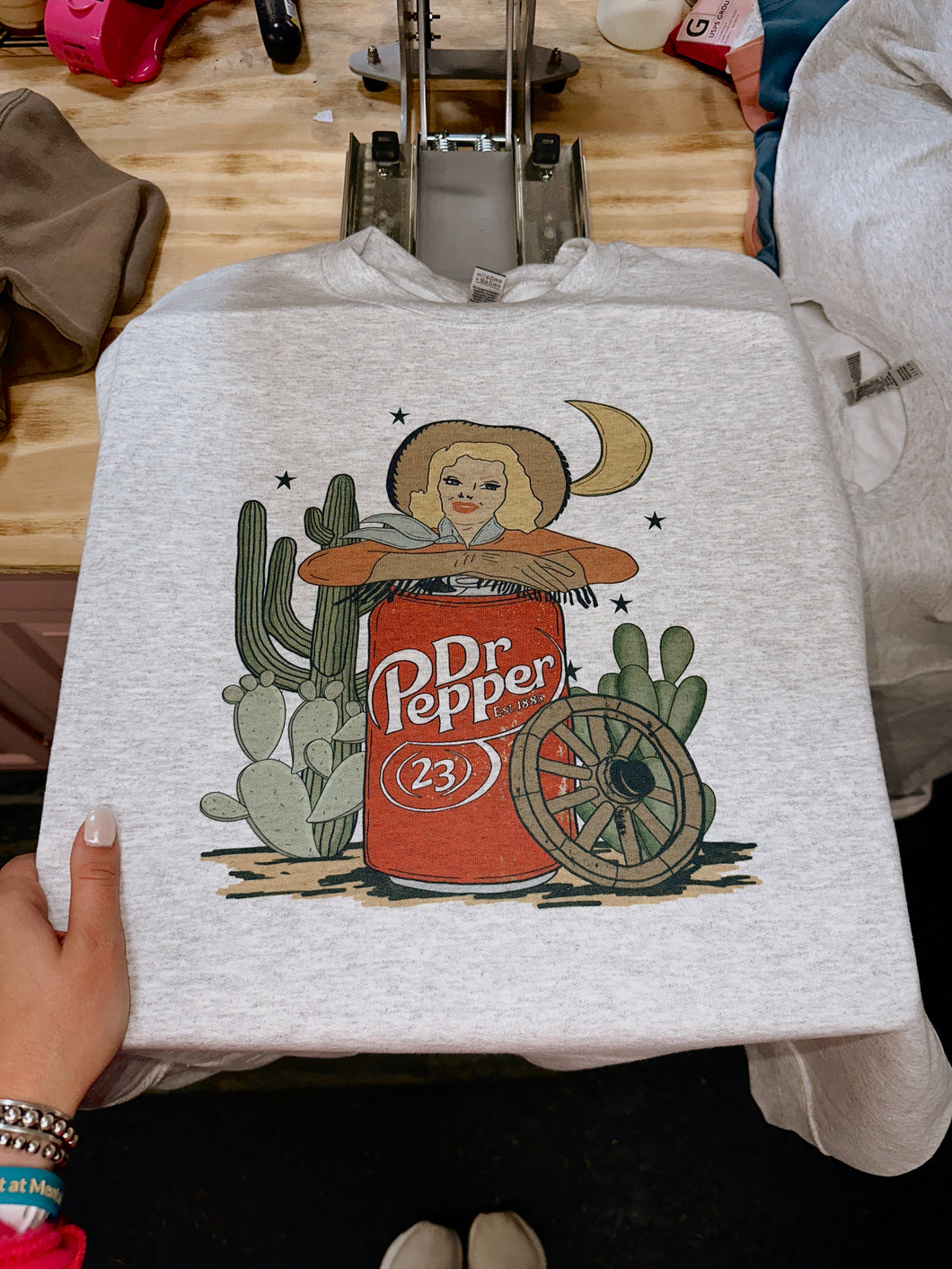 COWGIRL DR PEP TEE