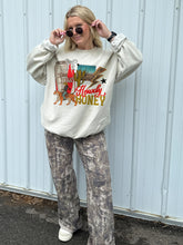 Load image into Gallery viewer, HOWDY HONEY
