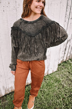 Load image into Gallery viewer, WASHED FRINGE CREW

