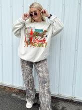 Load image into Gallery viewer, HOWDY HONEY
