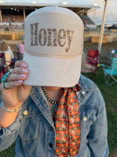 Load image into Gallery viewer, HONEY CAP: SAND
