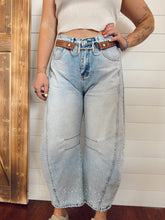 Load image into Gallery viewer, HORIZON BARREL JEANS
