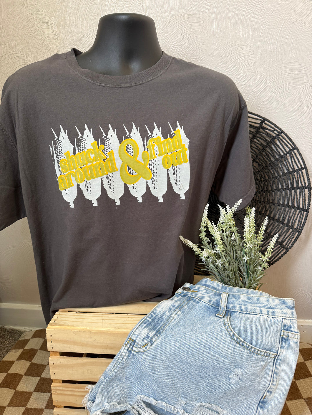SCHUCK AROUND & FIND OUT: TEE