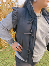 Load image into Gallery viewer, RUFFLE VEST (BLACK)
