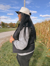 Load image into Gallery viewer, RUFFLE VEST (BLACK)
